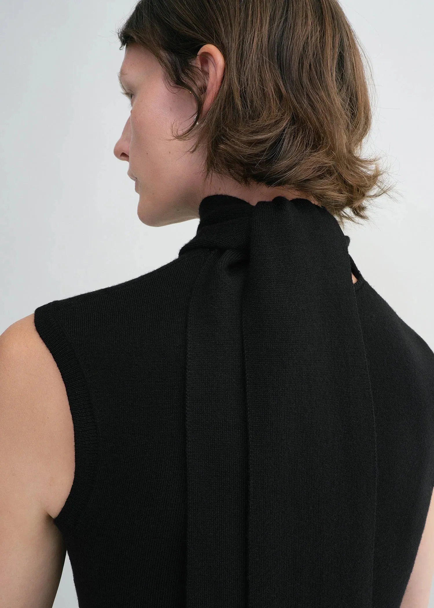 251WRT4388 Sleeveless scarf knit