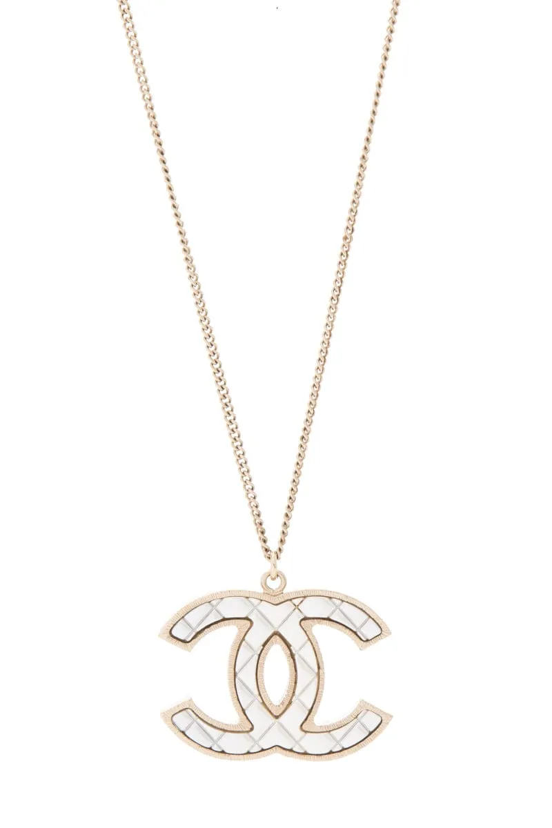 Chanel 2016 Gold Quitled CC Pendeant Necklace