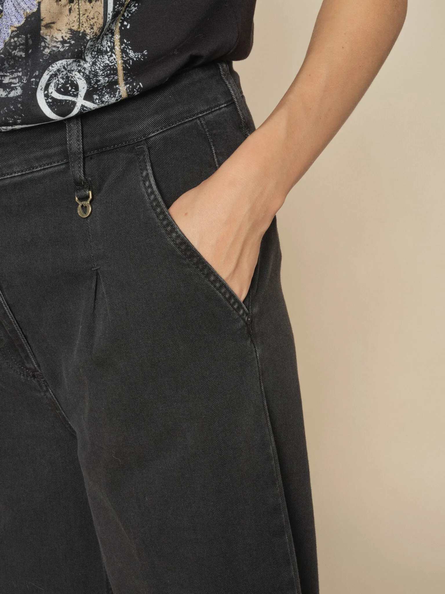 MMGobi Pleats Jeans