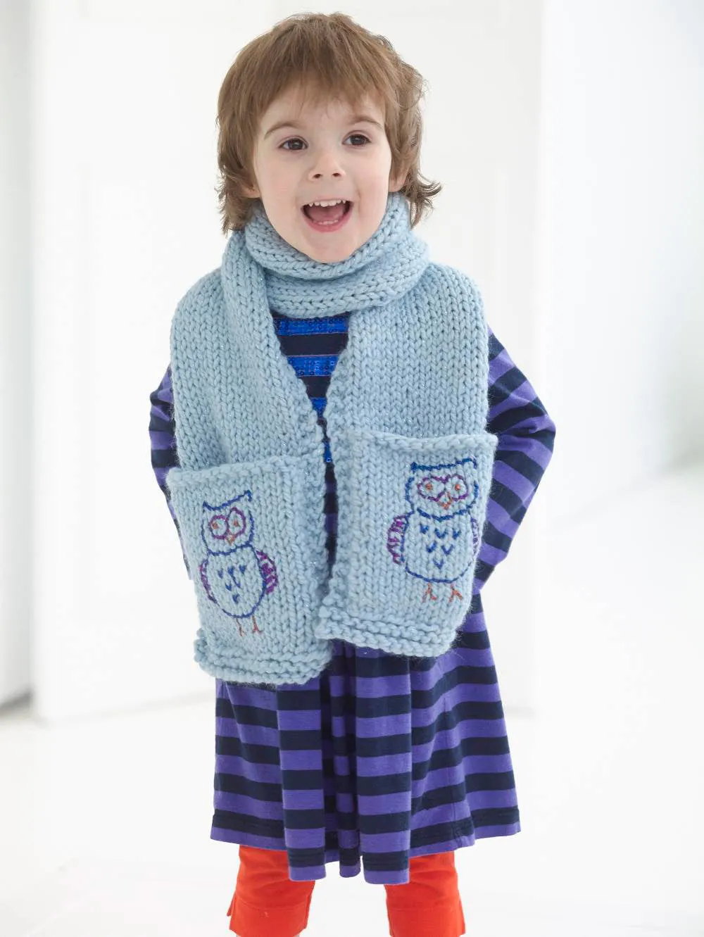 Whoo's In Your Pocket Scarf (Knit)
